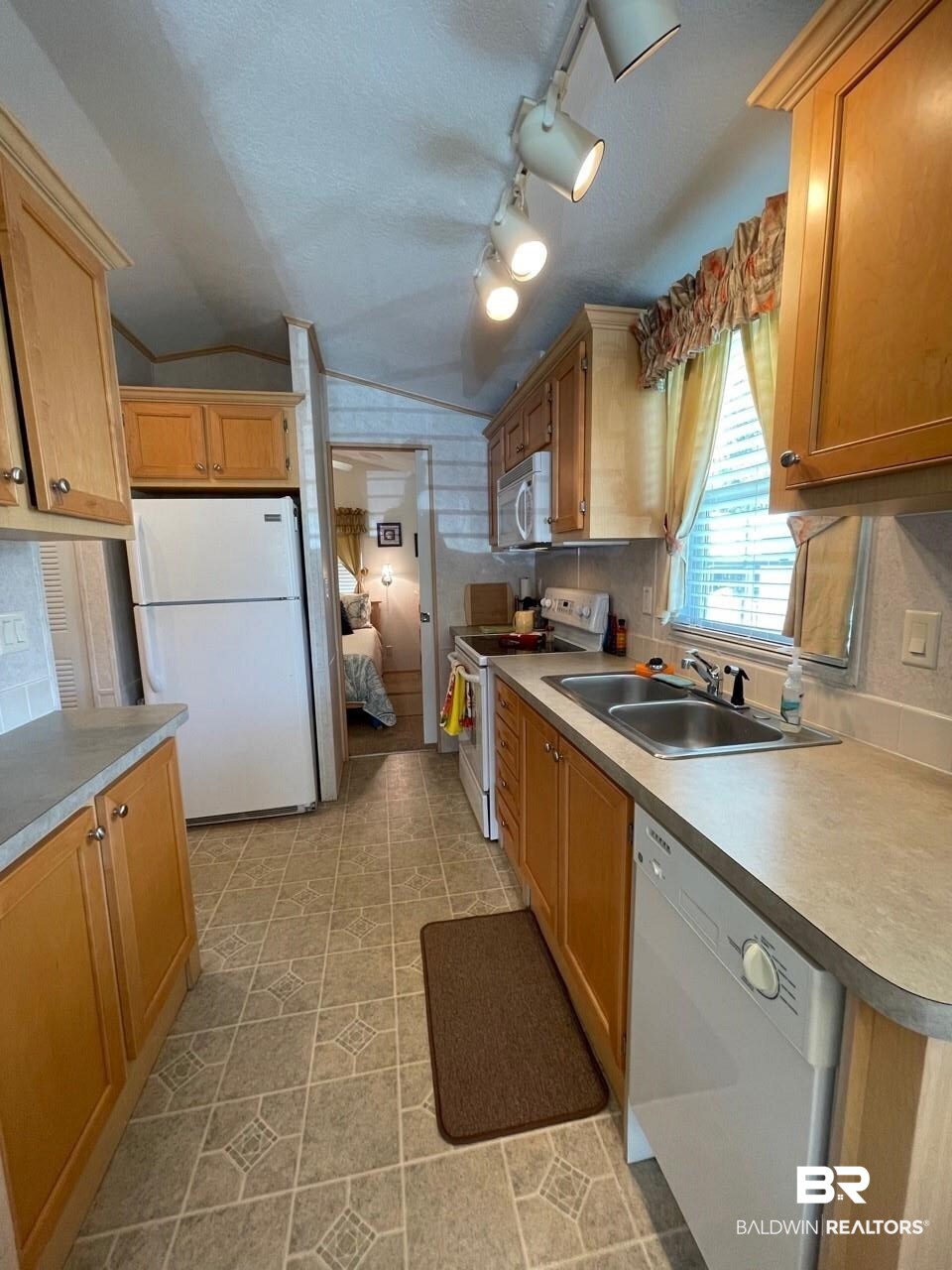 193 Defuniak Loop Lillian, AL 36549 - Photo 10 of 25