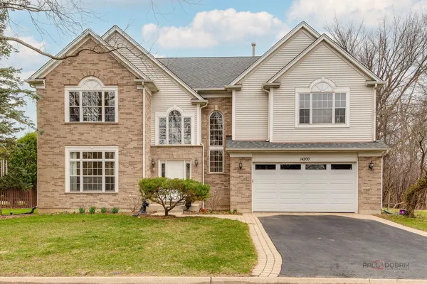$849,900 | 14200 Oakwood Court, Libertyville, IL 60048