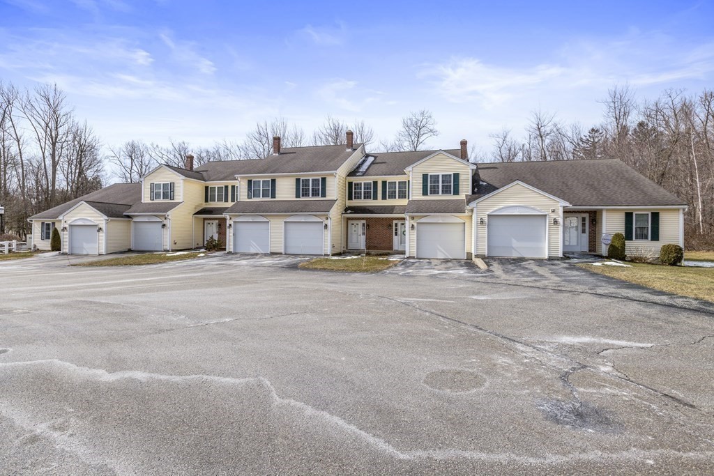 7 Village Way, Unit 7 Rutland, MA 01543 - Photo 3 of 36