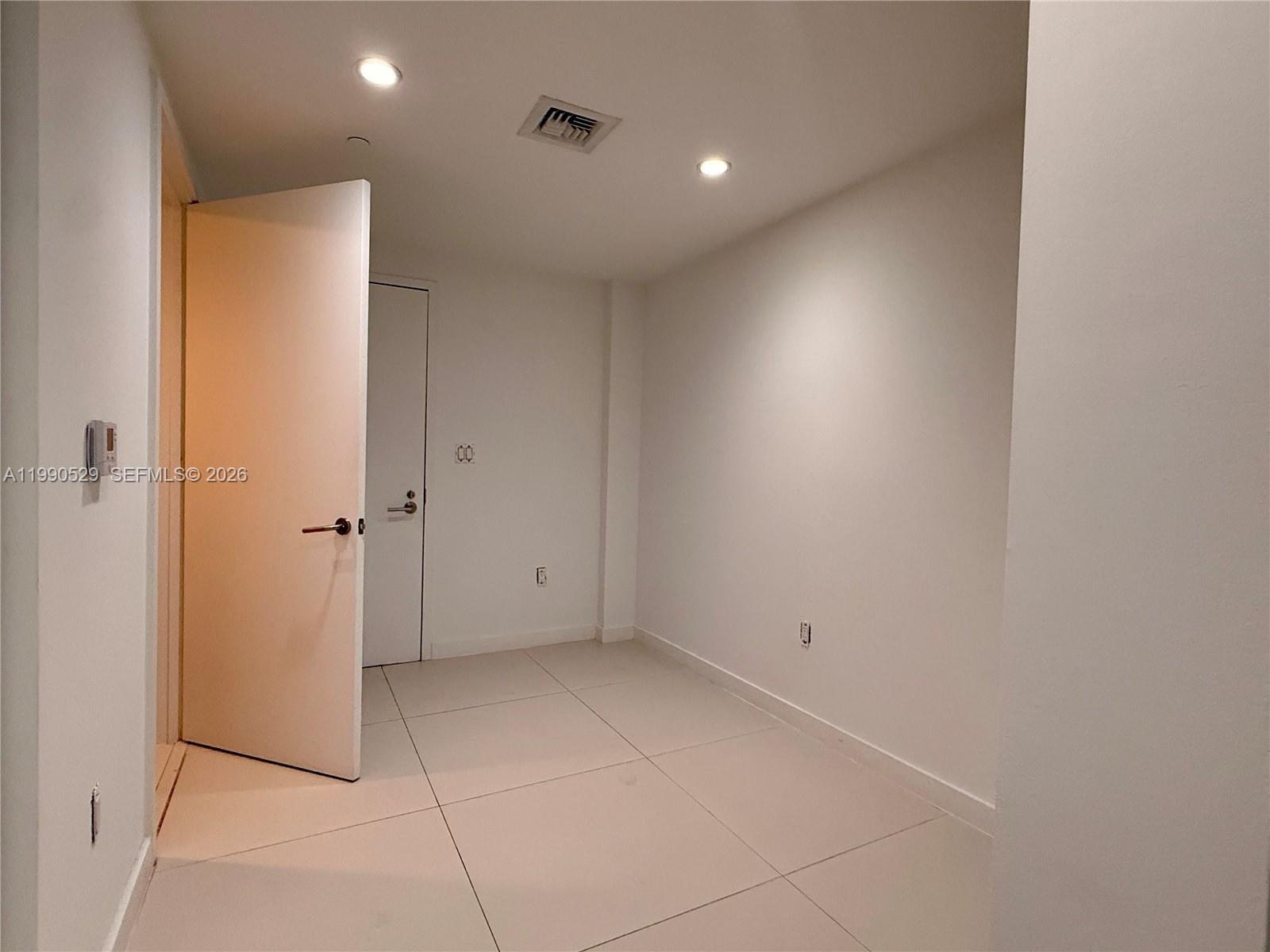 1300 South Miami Avenue, Unit 2008 Miami, FL 33130 - Photo 11 of 29 a view of an empty room