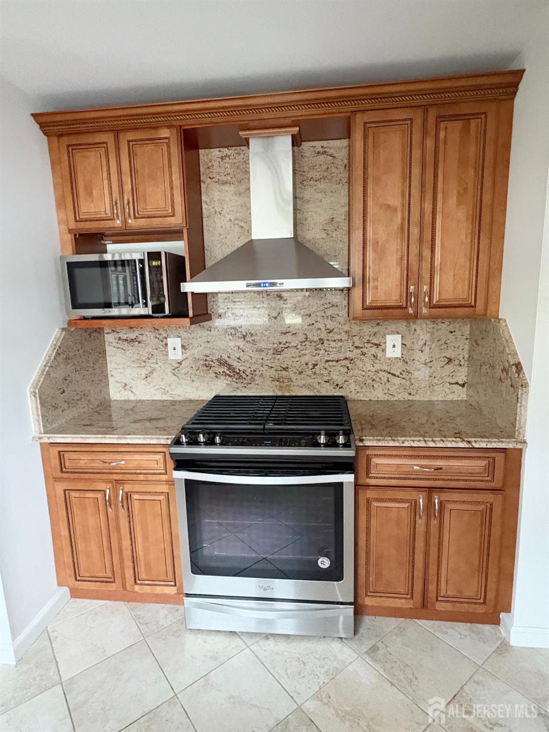 61 Rose Street Edison, NJ 08817 - Photo 10 of 17