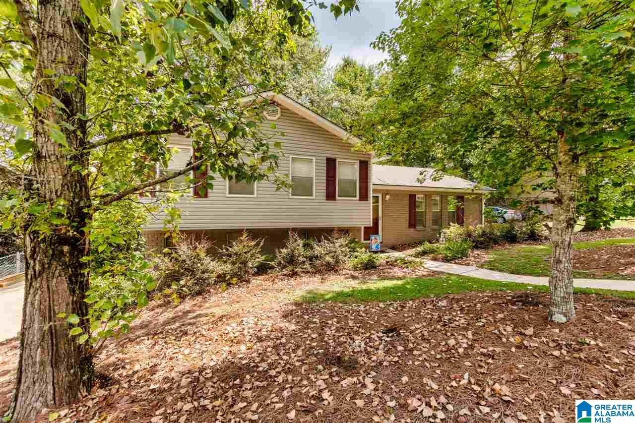 545 Overhill Road Pelham, AL 35124 - Photo 4 of 40 Gallery Image 4