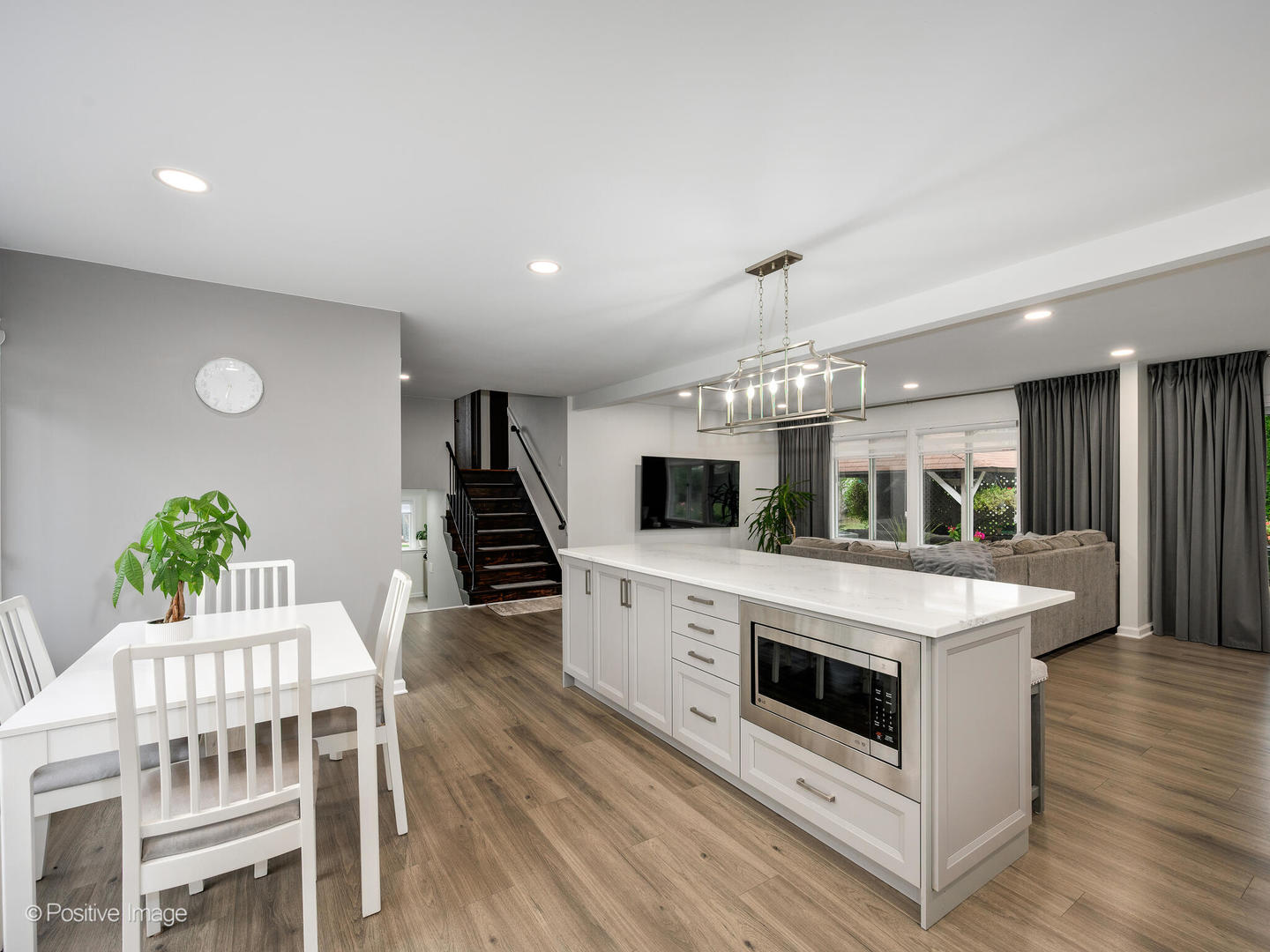 845 Case Drive Roselle, IL 60172 - Photo 10 of 24