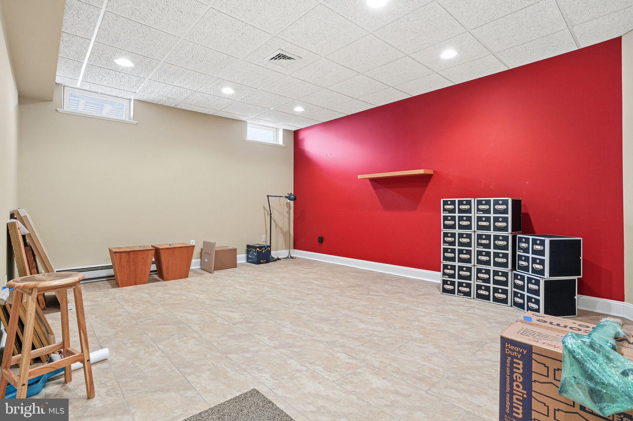 99 Longview Lane Newtown Square, PA 19073 - Photo 45 of 50 a room with furniture