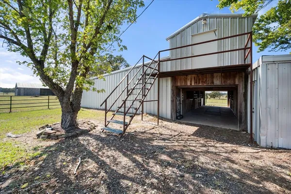 $615,000 | 340 Farm To Market 27, Fairfield, TX 75840
