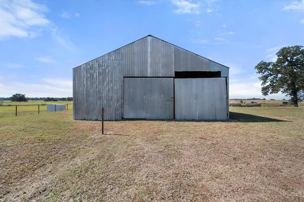$615,000 | 340 Farm To Market 27, Fairfield, TX 75840