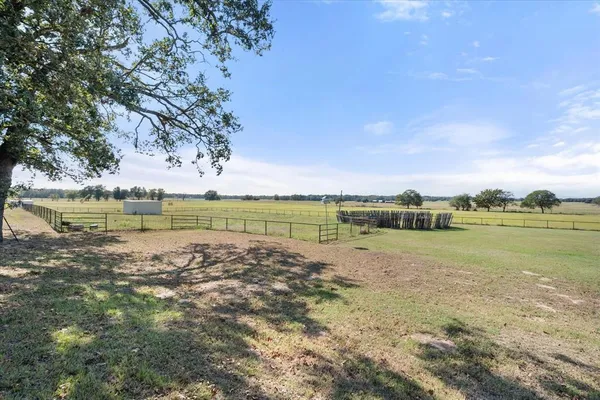 $615,000 | 340 Farm To Market 27, Fairfield, TX 75840