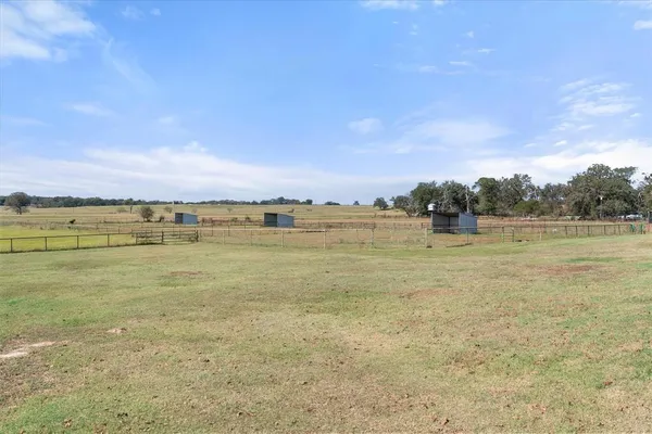 $615,000 | 340 Farm To Market 27, Fairfield, TX 75840