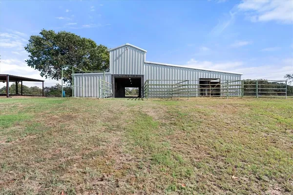 $615,000 | 340 Farm To Market 27, Fairfield, TX 75840