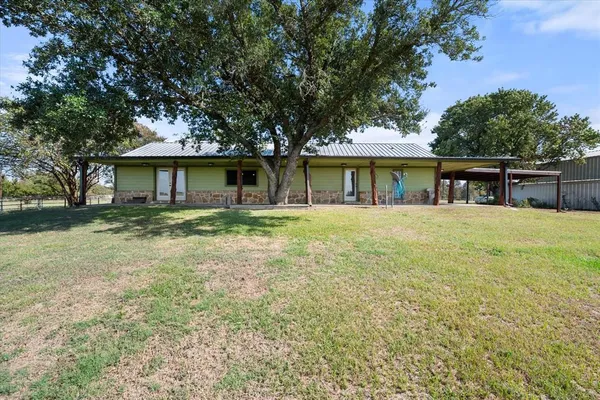 $615,000 | 340 Farm To Market 27, Fairfield, TX 75840