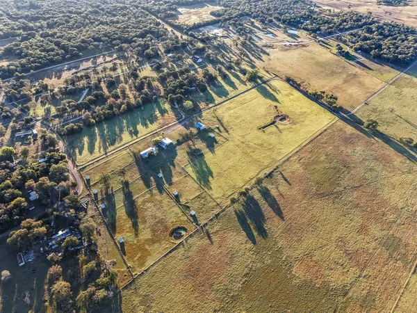 $615,000 | 340 Farm To Market 27, Fairfield, TX 75840