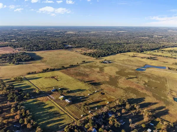 $615,000 | 340 Farm To Market 27, Fairfield, TX 75840