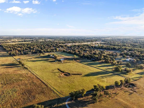 $615,000 | 340 Farm To Market 27, Fairfield, TX 75840