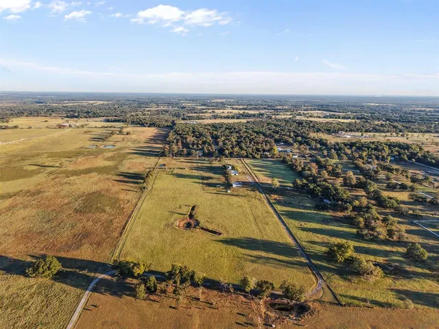 $629,900 | 340 Farm To Market 27, Fairfield, TX 75840