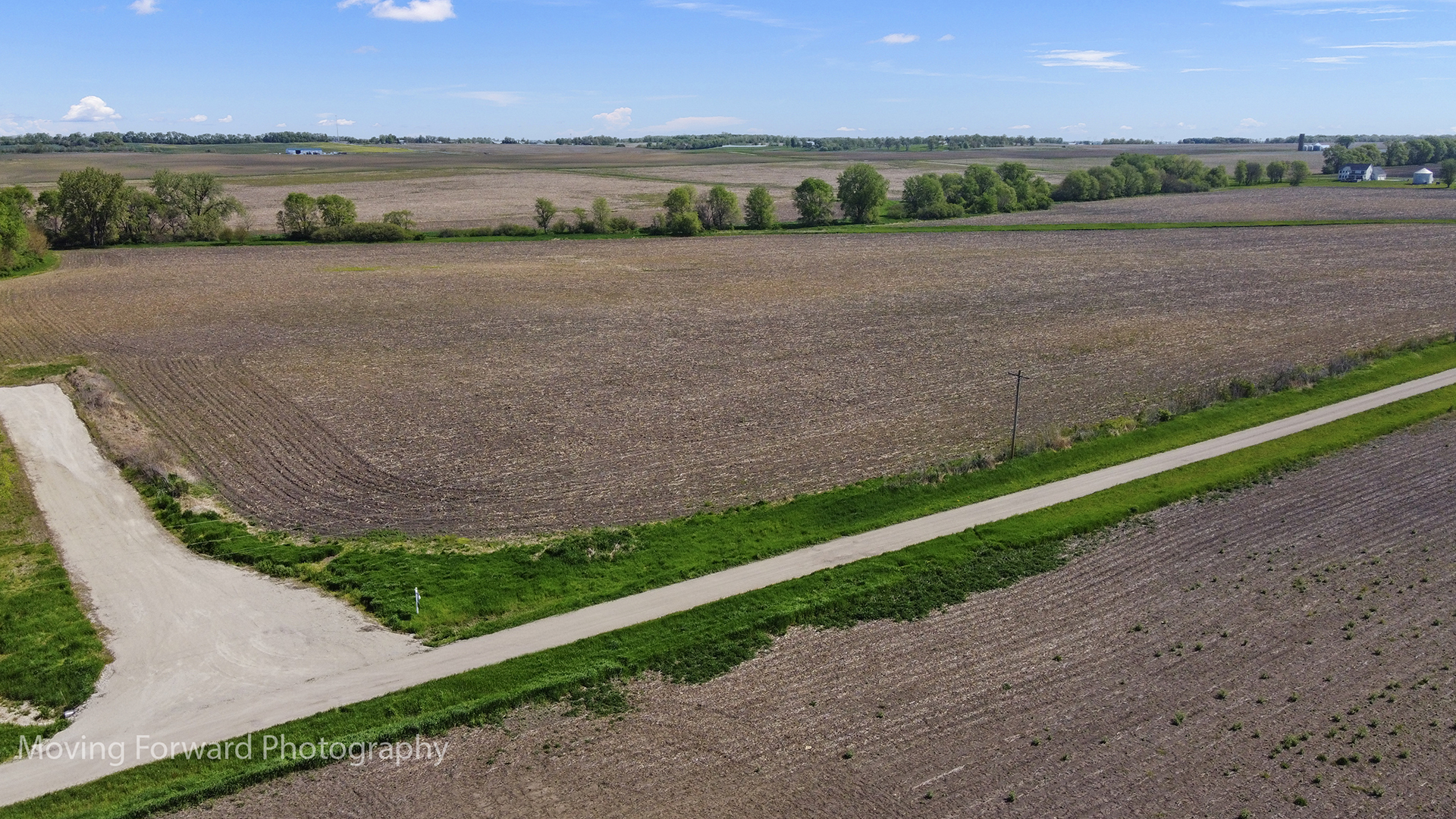 16011 Indian Road Newark, IL 60541 - Photo 2 of 7 a view of lake and mountain