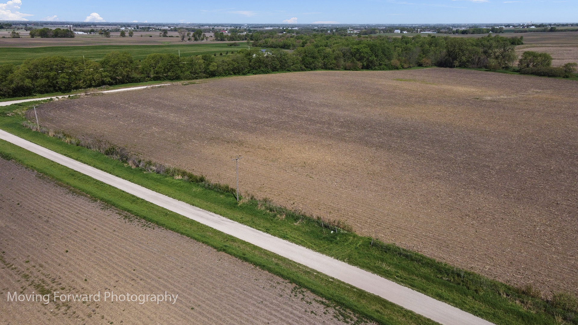 16011 Indian Road Newark, IL 60541 - Photo 6 of 7 a view of an outdoor space with mountain view
