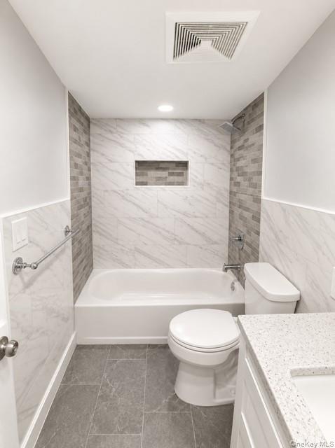42 Marbourne Road Bethpage, NY 11714 - Photo 25 of 35 Gallery Image 25