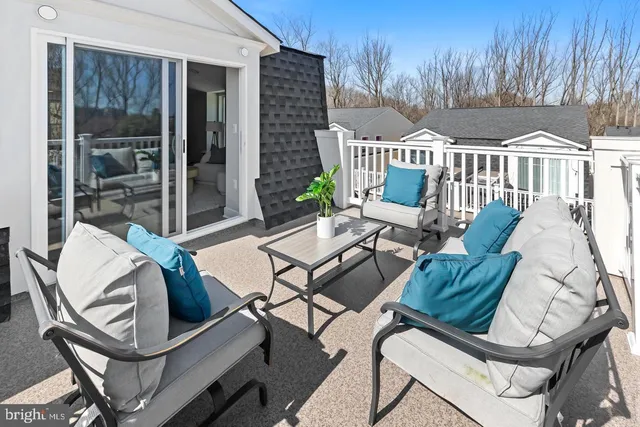 $1,294,900 | 10302 Grosvenor Place, Rockville, MD 20852