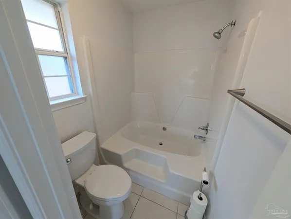$1,895 | 28 Easton Street, Cantonment, FL 32533