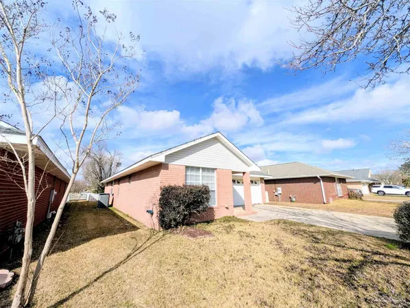 $1,895 | 28 Easton Street, Cantonment, FL 32533