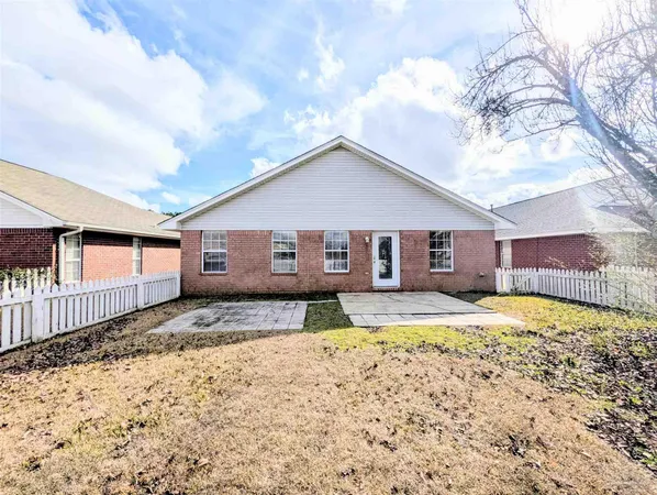 $1,895 | 28 Easton Street, Cantonment, FL 32533