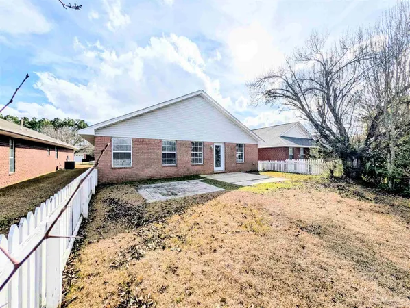 $1,895 | 28 Easton Street, Cantonment, FL 32533