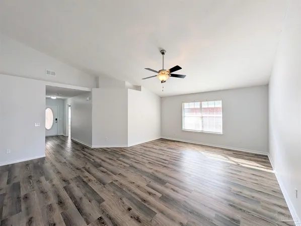 $1,895 | 28 Easton Street, Cantonment, FL 32533