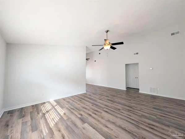 $1,895 | 28 Easton Street, Cantonment, FL 32533