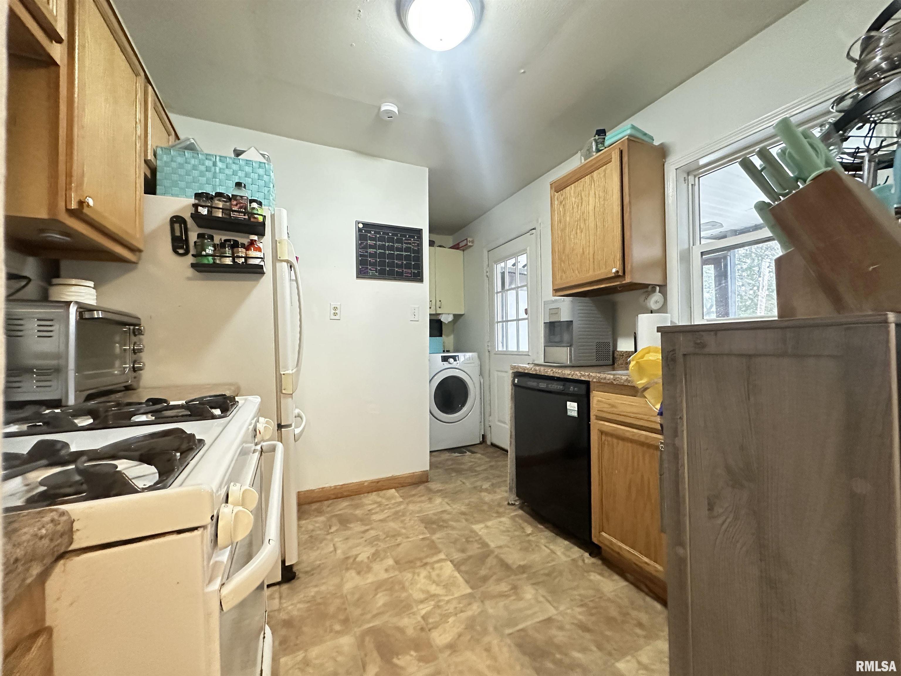 804 Lincoln Road Marquette Heights, IL 61554 - Photo 11 of 21