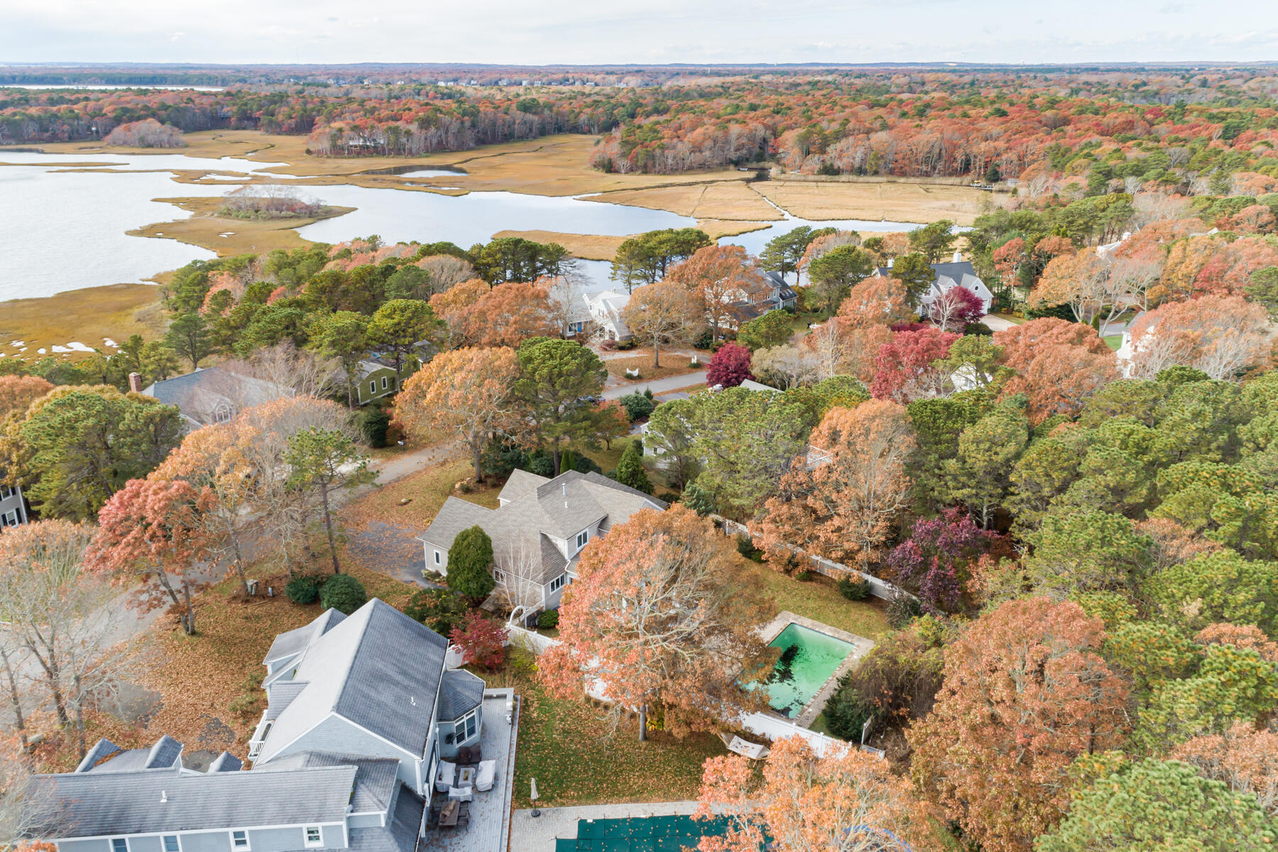 72 Bayshore Drive Mashpee, MA 02649 - Photo 2 of 70 72BayshoreDrMashpee-0013