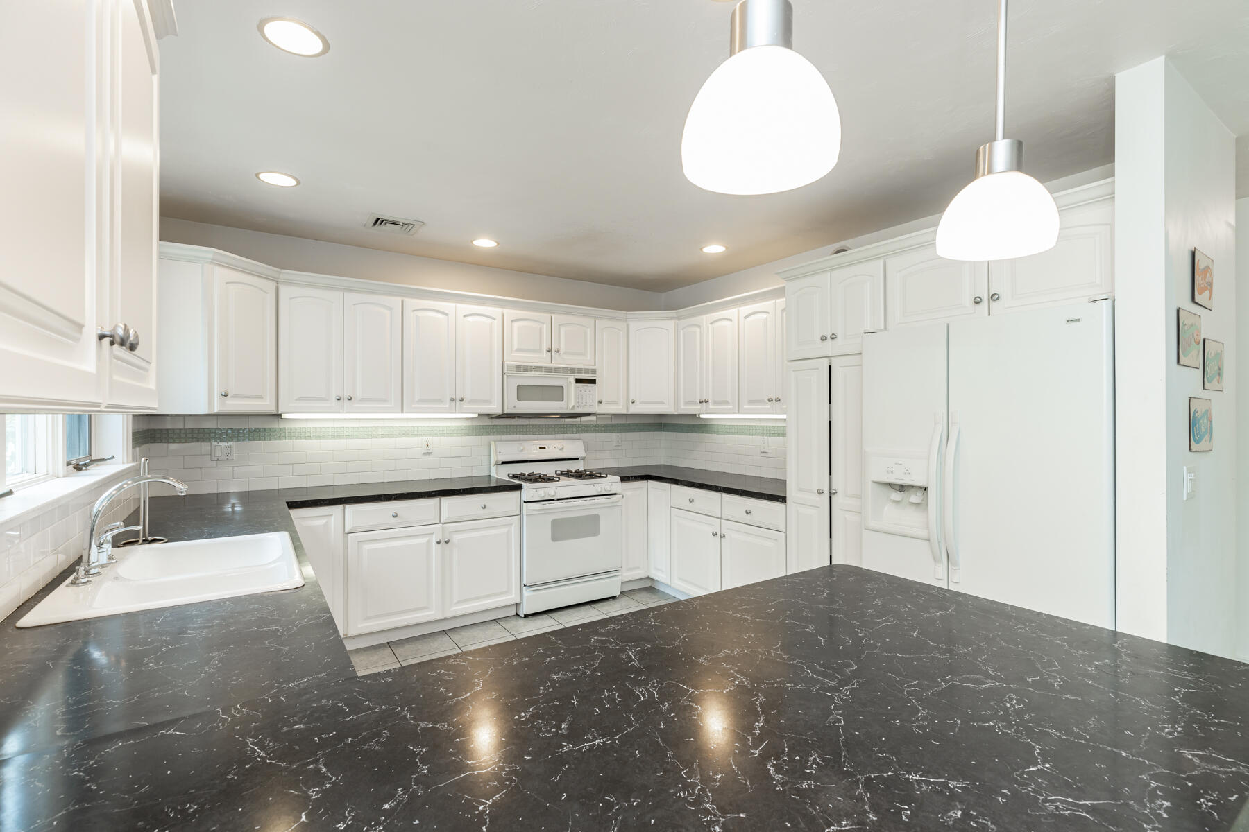 72 Bayshore Drive Mashpee, MA 02649 - Photo 36 of 70 72BayshoreDrMashpee-0355