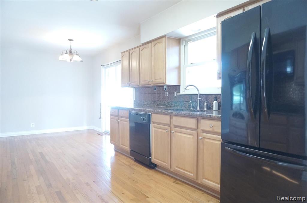 14441 Appletree Lane Fenton, MI 48430 - Photo 4 of 20