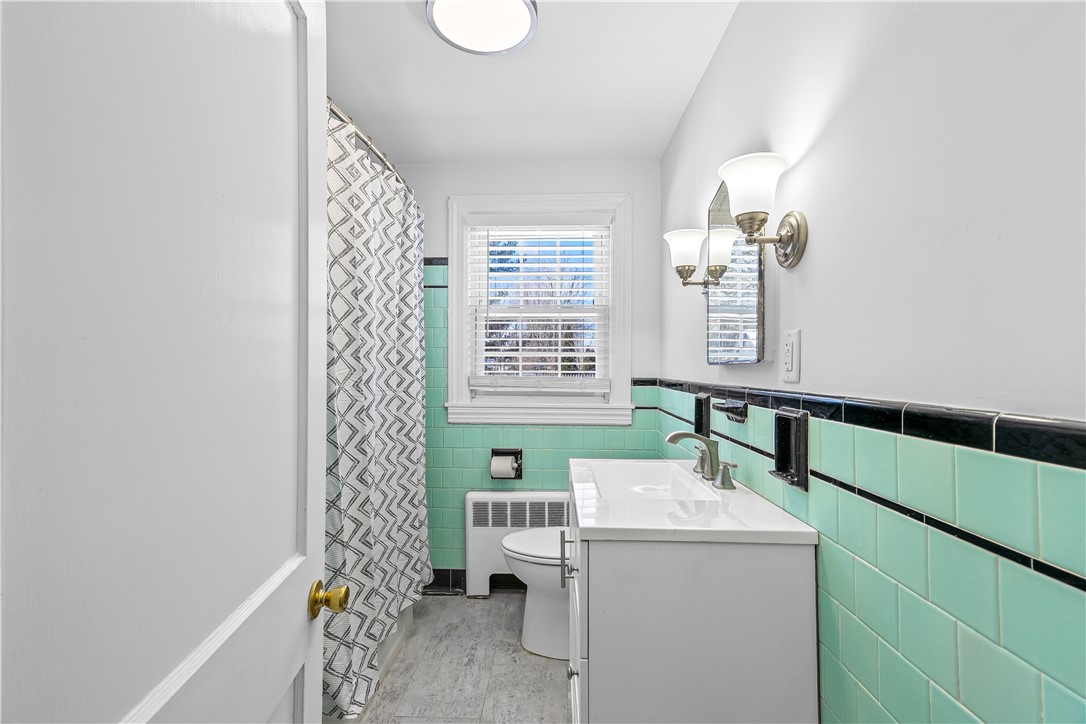 111 Canna Street Warwick, RI 02888 - Photo 13 of 36