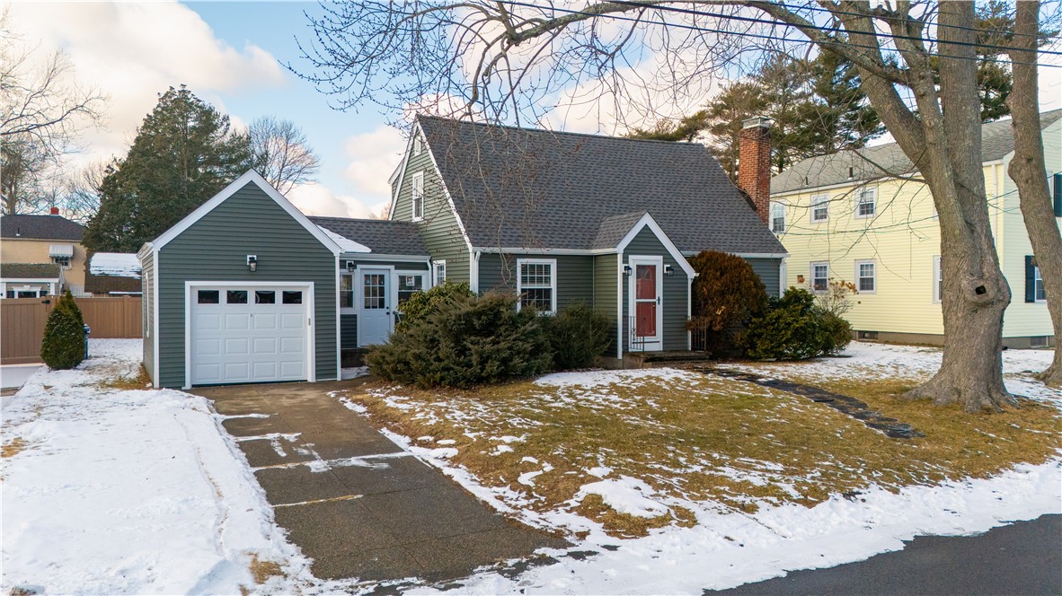 111 Canna Street Warwick, RI 02888 - Photo 2 of 36