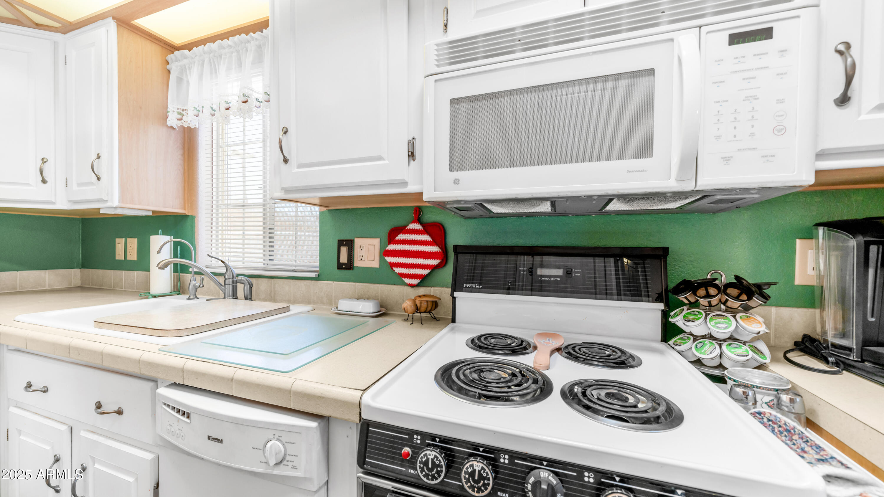 611 South Ironstone Drive, Unit 611 Apache Junction, AZ 85119 - Photo 13 of 57 3710 S Goldfield Rd Lot 611 (7)