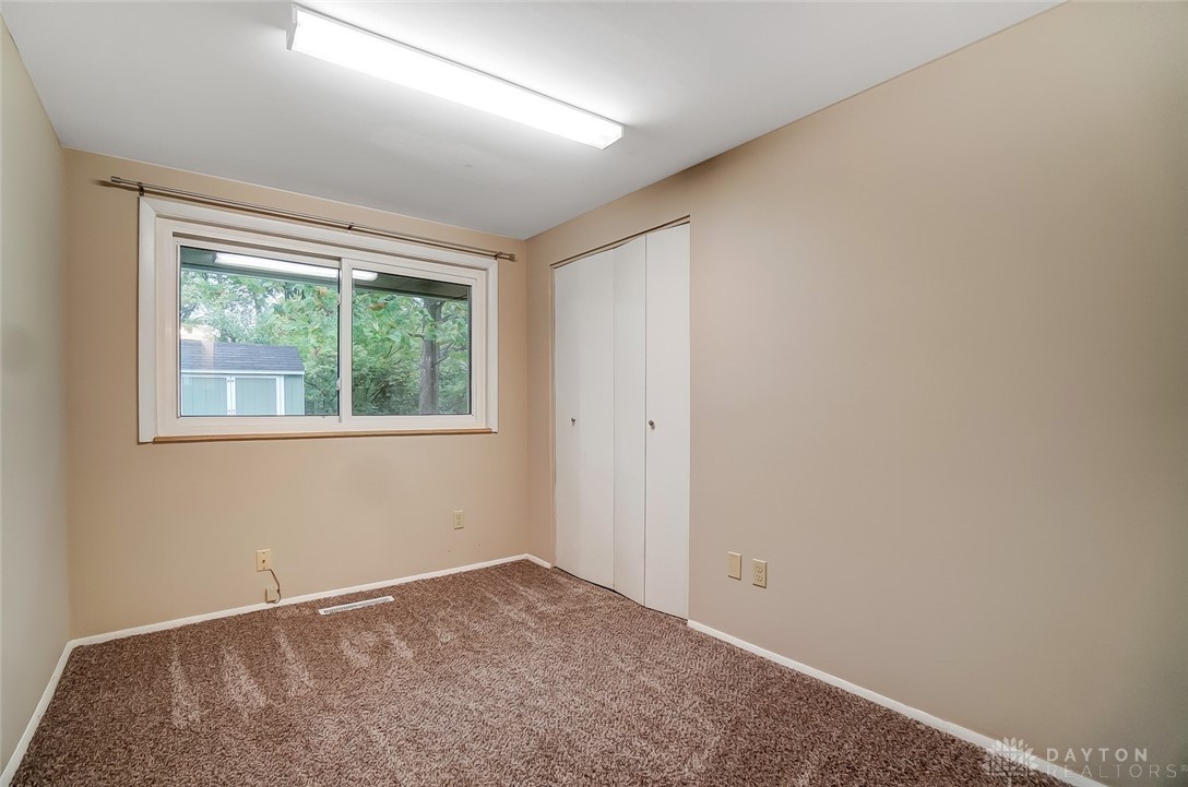 6612 Hemingway Road Huber Heights, OH 45424 - Photo 24 of 35