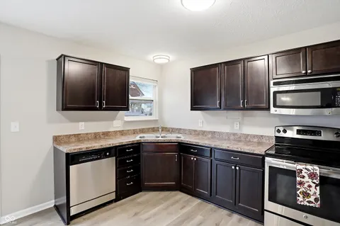 $260,000 | 5128 Greenside Drive, Indianapolis, IN 46235