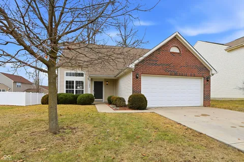 $260,000 | 5128 Greenside Drive, Indianapolis, IN 46235