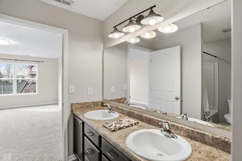 $260,000 | 5128 Greenside Drive, Indianapolis, IN 46235