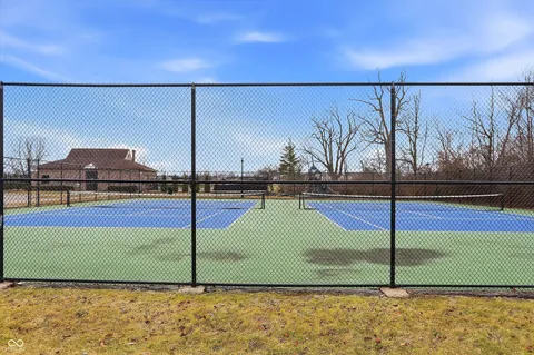 $260,000 | 5128 Greenside Drive, Indianapolis, IN 46235