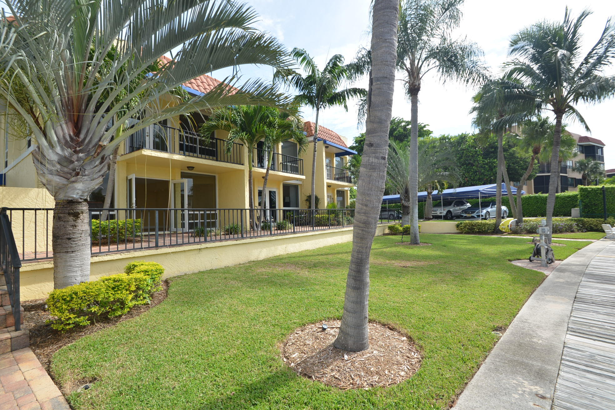 780 Jeffery Street, Unit 4 Boca Raton, FL 33487 - Photo 4 of 38 DSC_3206
