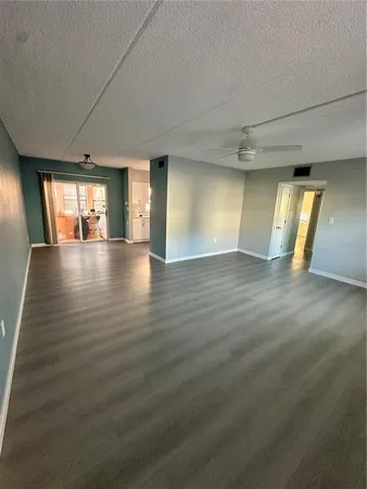 $2,200 | 1153 Rue Des Rois, Unit 1B, South Pasadena, FL 33707