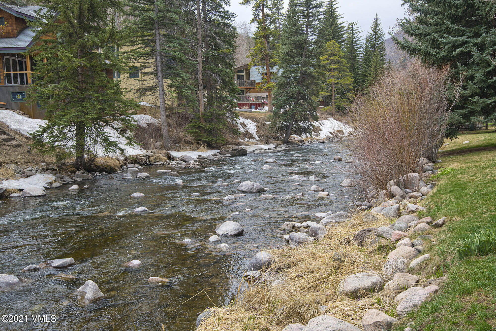 2958 South Frontage Road West, Unit D3 Vail, CO 81657 - Photo 20 of 23 a view of a yard with plants and trees