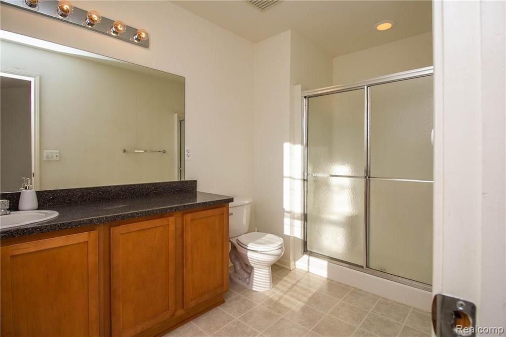 11794 Farmington Road, Unit 90 Livonia, MI 48150 - Photo 15 of 31