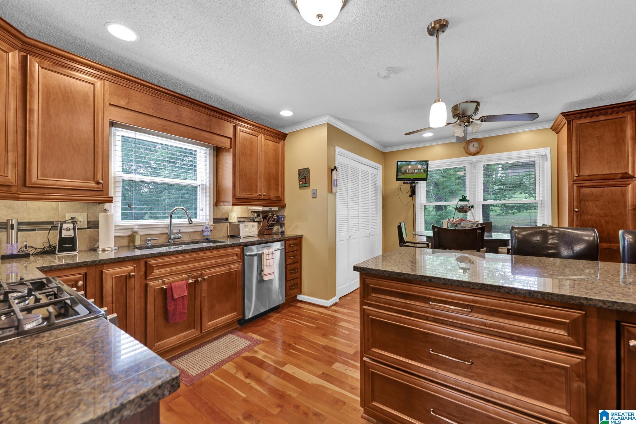 916 Woodbrook Road Birmingham, AL 35215 - Photo 16 of 33
