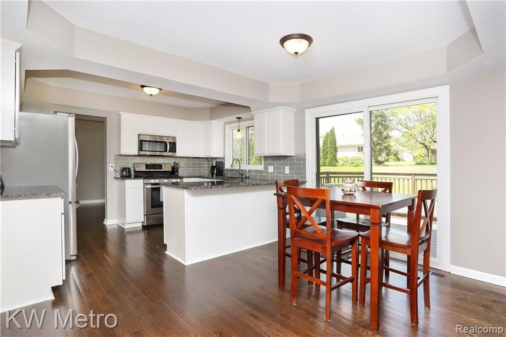 254 Slade Court Rochester Hills, MI 48307 - Photo 4 of 48 Gallery Image 4