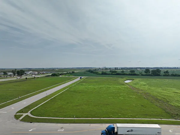 $324,480 | 8 Gateway Crossing, Washington, IN 47501