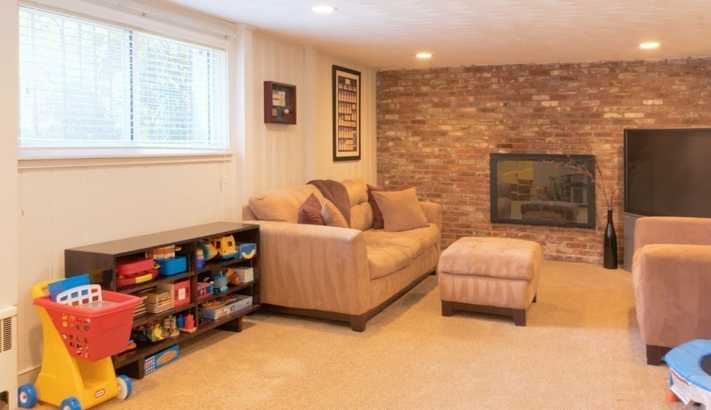 23 Donna Road Newton, MA 02459 - Photo 19 of 30