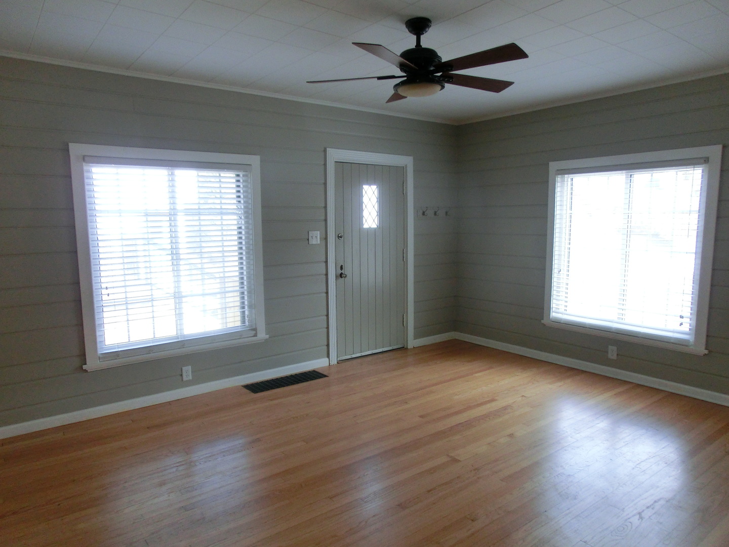 1732-1734 Jersey Ridge Road Davenport, IA 52803 - Photo 4 of 15