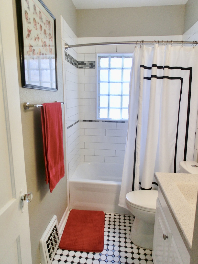 1732-1734 Jersey Ridge Road Davenport, IA 52803 - Photo 9 of 15